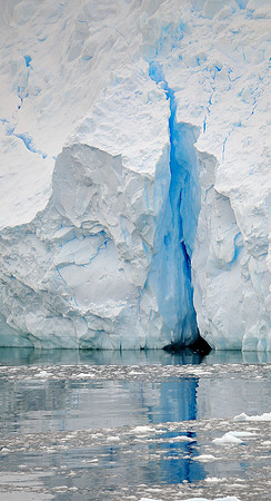 Ice fault, Cierva cove.
