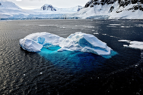 Semi semergered iceberg .