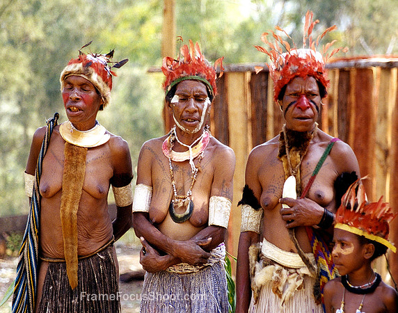 Tribal women - Papau New Guinea