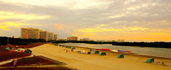 Gold hour at Tiger tail beach  Marco Isalnd