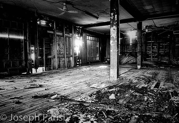 Monorow station interior...front room ...